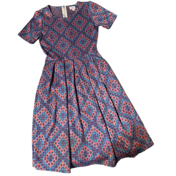LuLaRoe Dresses & Skirts - NWOT Lularoe Amelia xs dress with pockets